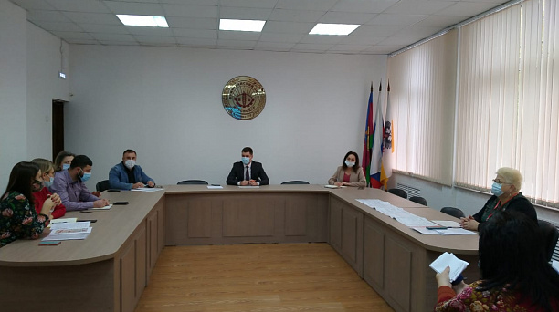 В администрации Прикубанского округа обсудили планы по благоустройству улицы Стахановской