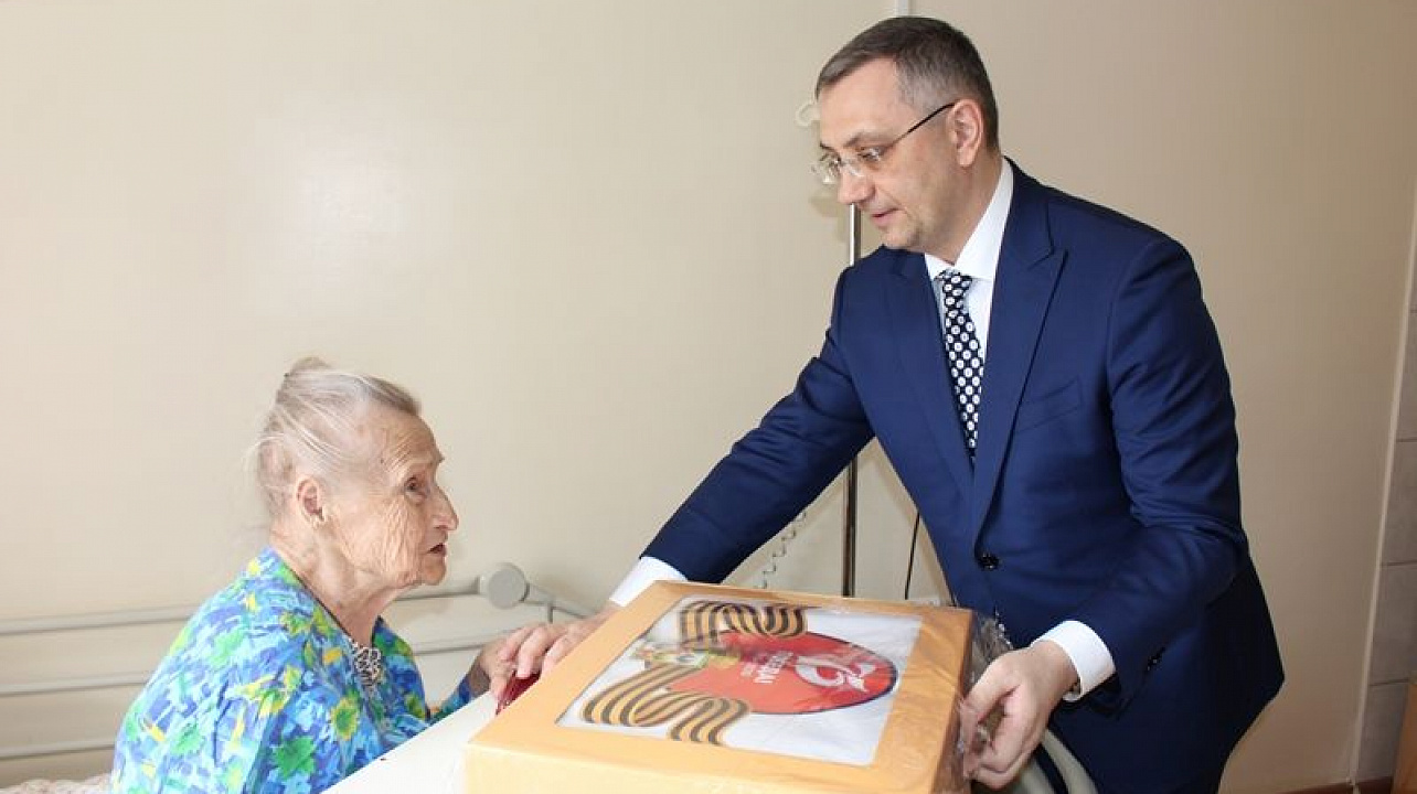 Сегодня в геронтологическом центре «Екатеринодар» состоялось торжественное вручение юбилейных медалей