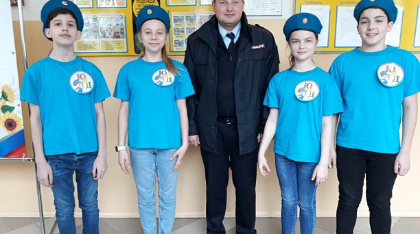 Школьники Западного округа  приняли участие в конкурсе юных инспекторов дорожного движения