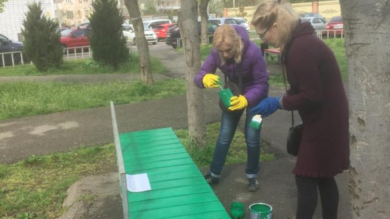 Около 30 тысяч человек вышли на общегородской субботник в Западном округе