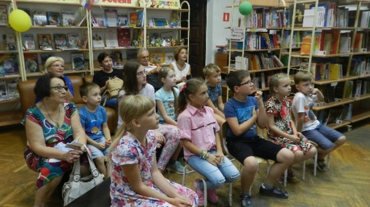 Библиотека  им. Н. А. Некрасова провела литературно-исторический  библиопроменад