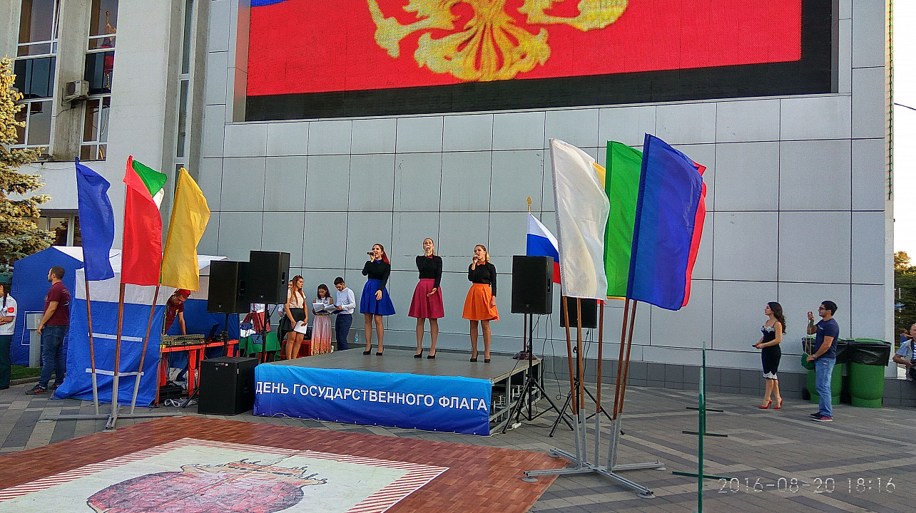 14-летним гражданам Западного округа торжественно вручили паспорта