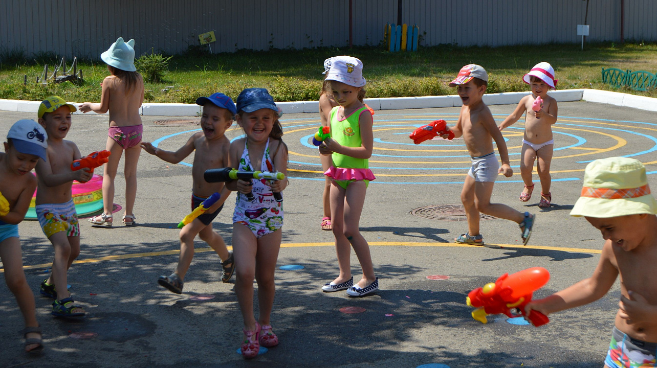В детских садах Западного округа отпраздновали День Нептуна