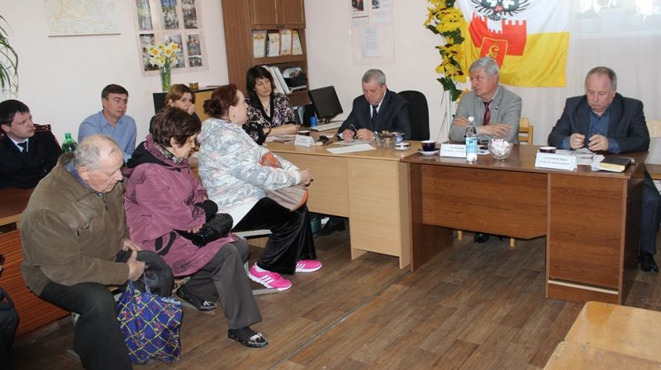 Глава Центрального округа провел прием руководителей органов ТОС