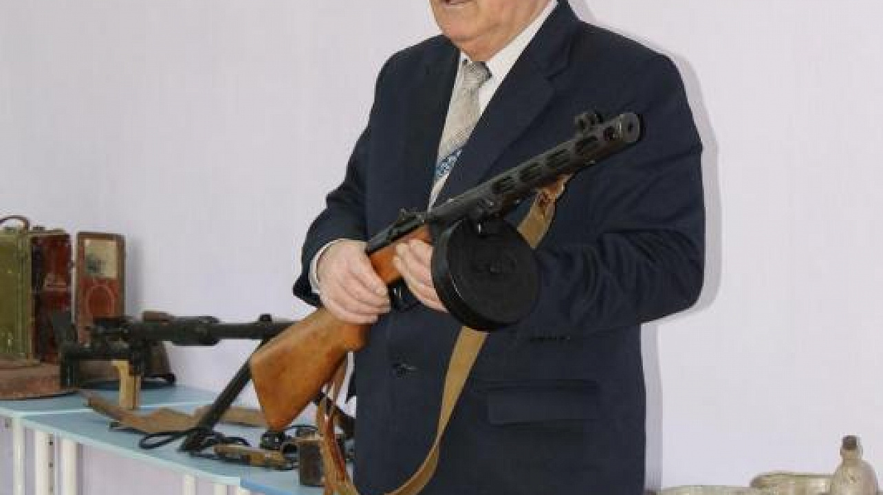 Воспитанники детского сада № 132 встретились с начальником музея «Боевой Славы Кубани»