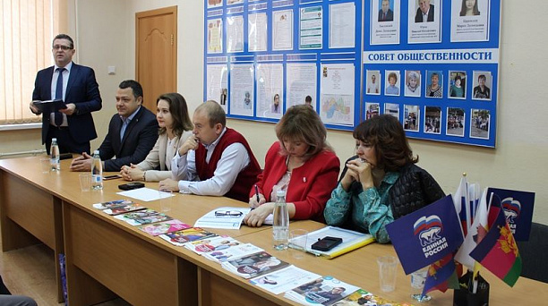 Изменения в законе о пенсиях и пользу вакцинации обсудили на приеме граждан в территориальном центре № 33