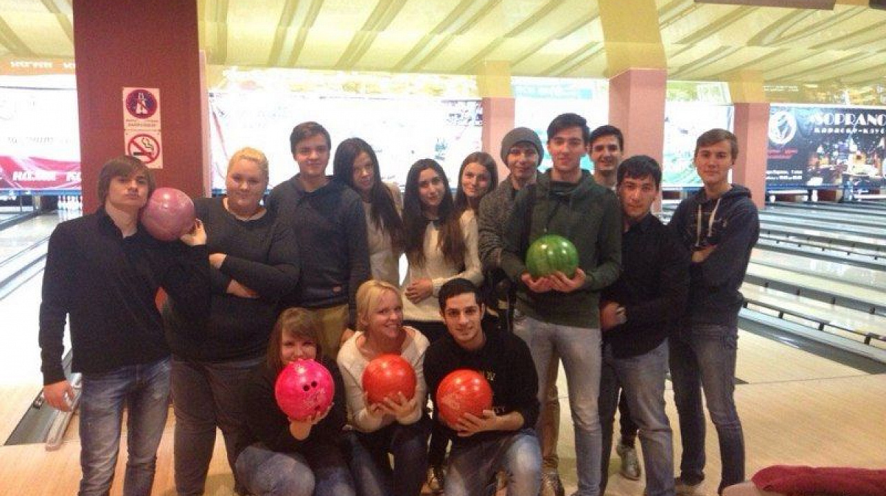 В Центральном округе  состоялся турнир по боулингу