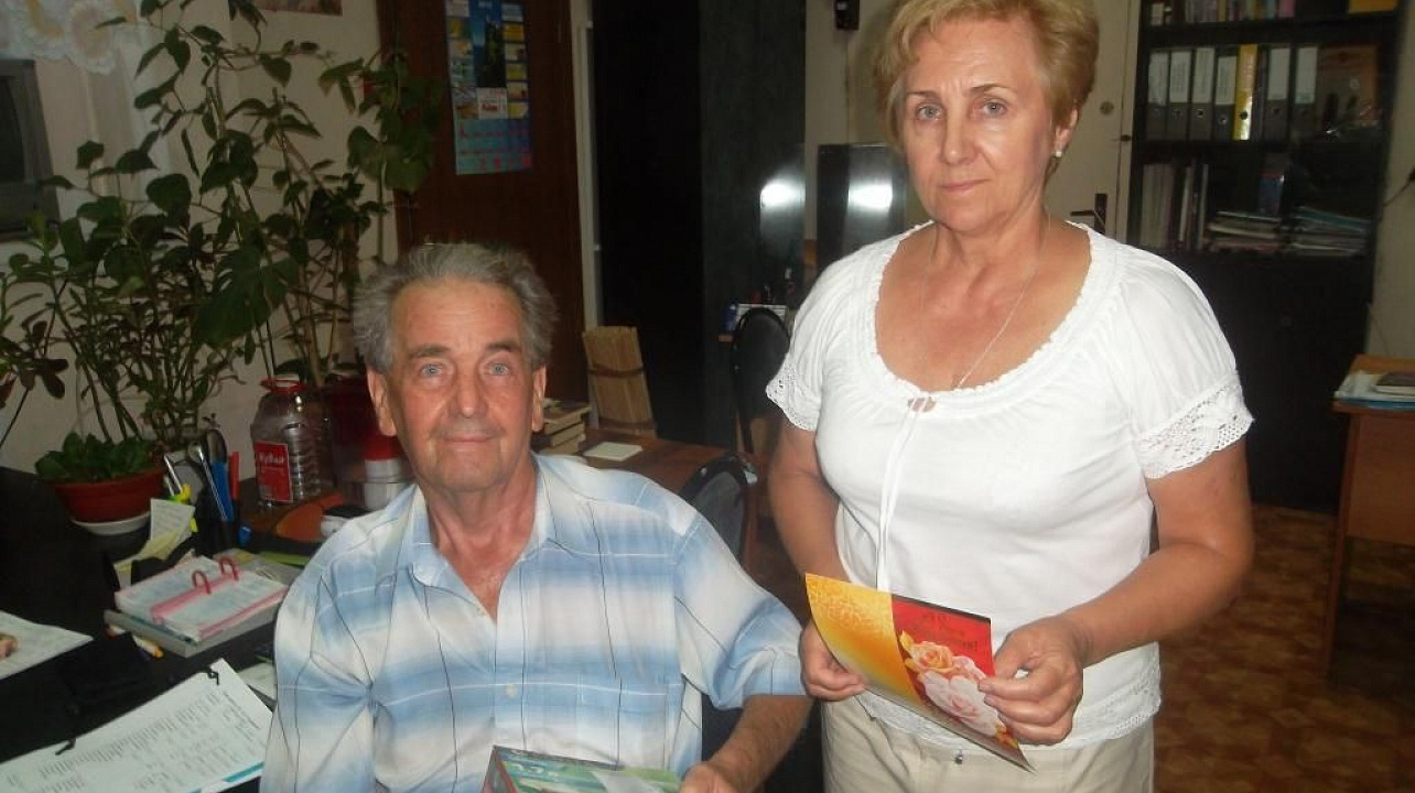 Общественники Гагаринского микрорайона поздравили юбиляров