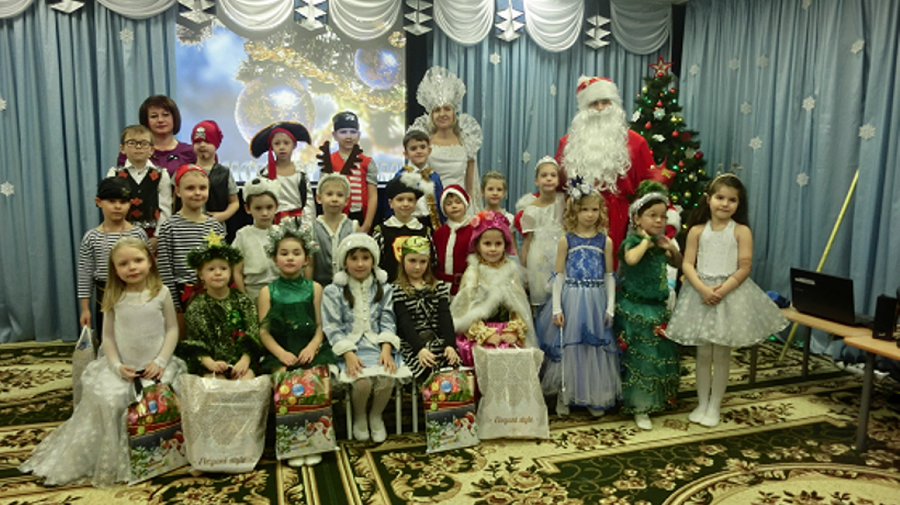 В детском саду Западного округа прошли новогодние утренники