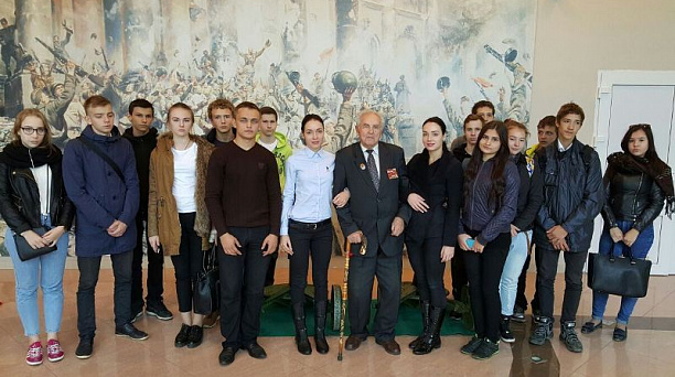 Молодежь Западного округа приняли участие в закладке аллеи Славы