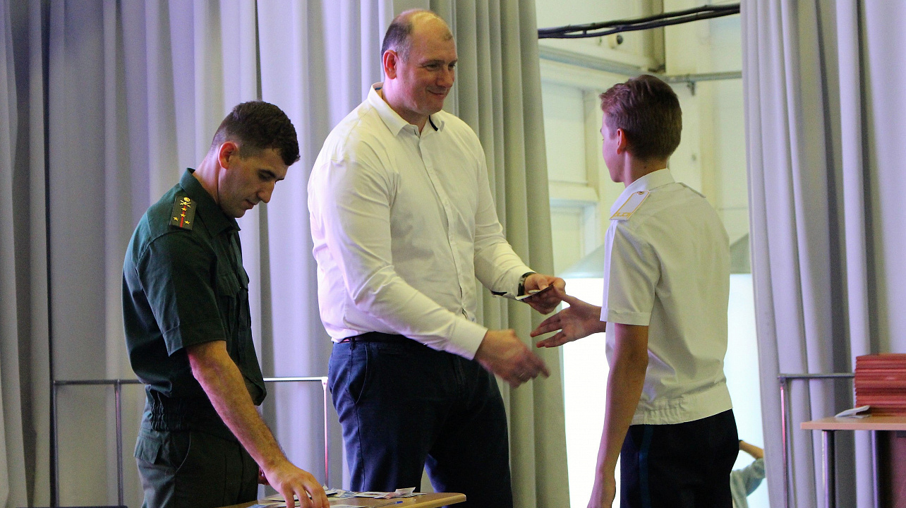 Кадетам вручили знаки ГТО