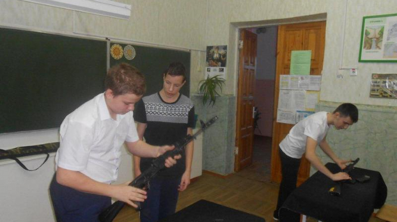 В школе № 34 проходит военно-спортивная эстафета