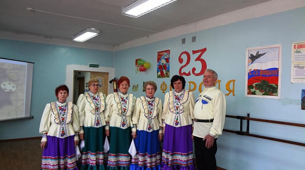 Учащиеся школы №94 поздравили ветеранов микрорайона Ярославский