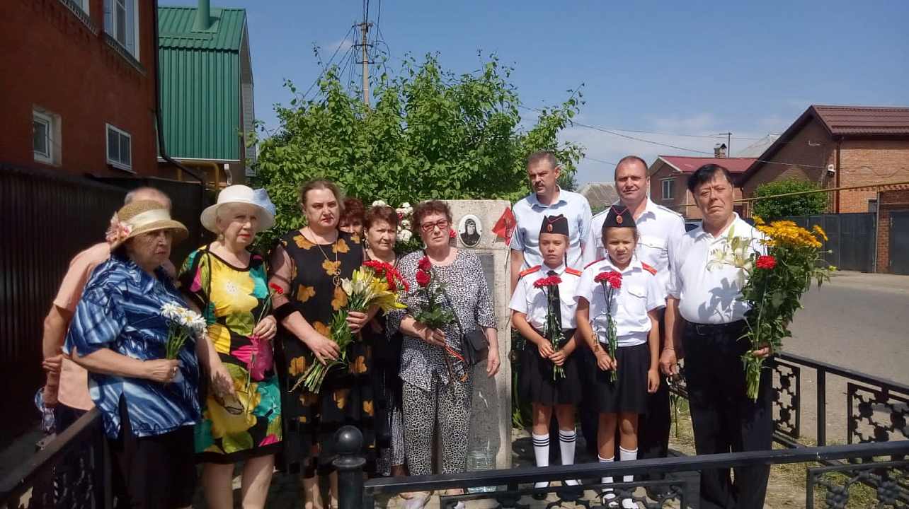 Сегодня на всей территории Прикубанского округа прошли памятно-мемориальные мероприятия, приуроченные ко Дню памяти и скорби. 