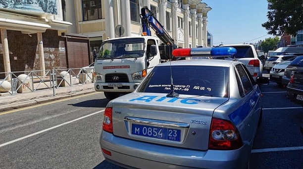 Евгений Наумов: За три месяца в Краснодаре эвакуировали на штрафстоянку почти 2400 автомобилей