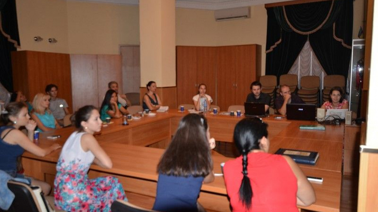 Участники Краснодарского клуба интернациональной дружбы почтили память жертв террора