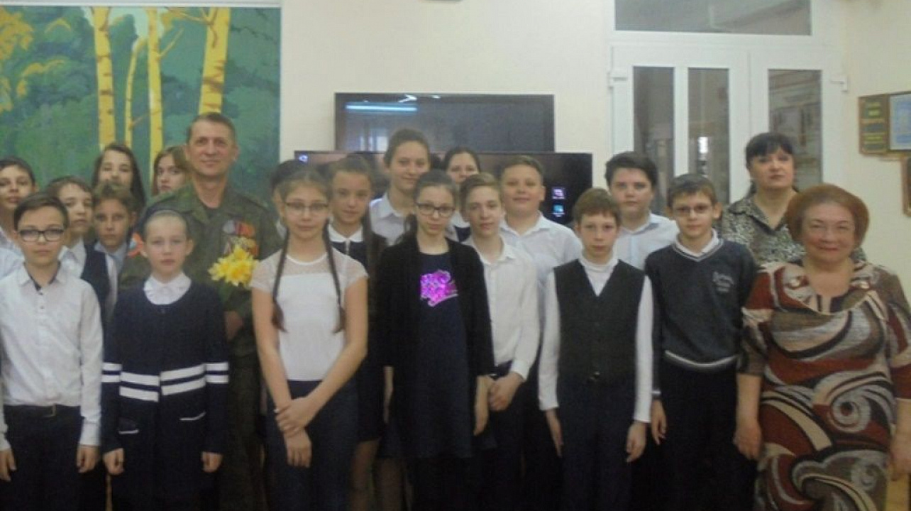 В библиотеке им. В. В. Маяковского прошел исторический экскурс  «Герои Отечества: прошлое и настоящее».