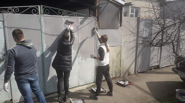 На детский площадках Центрального округа навели санитарный порядок