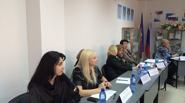 Специалисты администрации Западного округа приняли участие в конференции, посвященной юбилею Конституции РФ