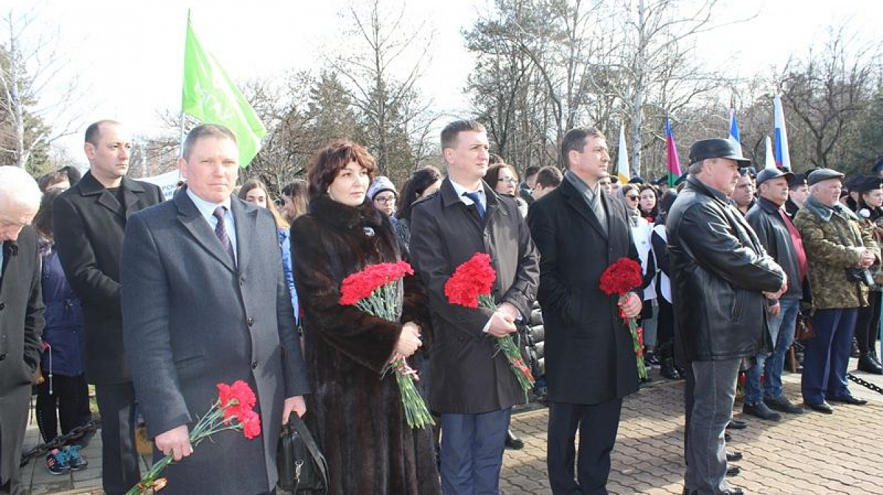 Сегодня в Чистяковской роще состоялся митинг, посвященный воинам-интернационалистам