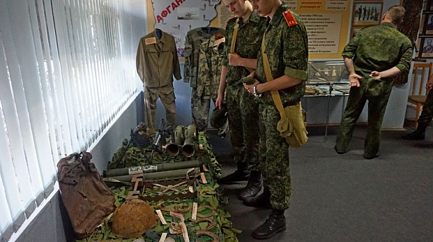 Бабычевские кадеты взяли в руки оружие