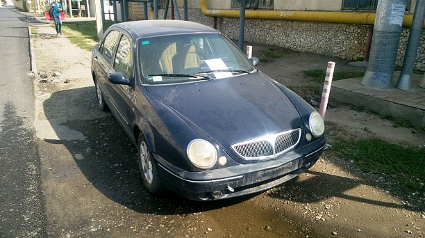 В Западном округе прошел мониторинг улиц с целью выявления и уборки брошенных транспортных средств