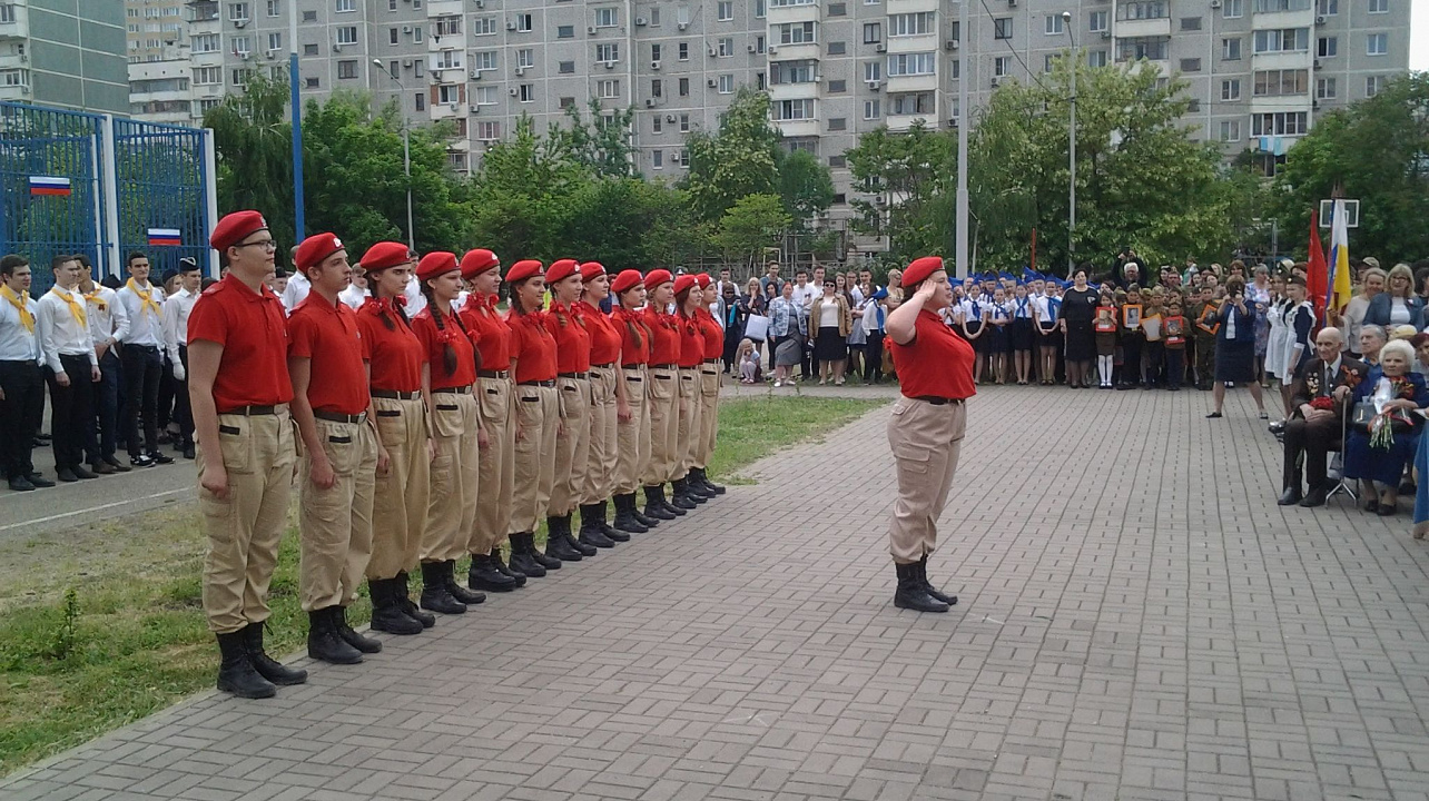 В школе № 101 Западного округа прошёл Парад Победы