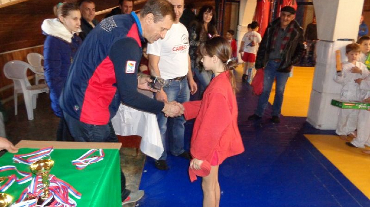 В Центральном округе состоялся открытый детско-юношеский турнир по борьбе самбо