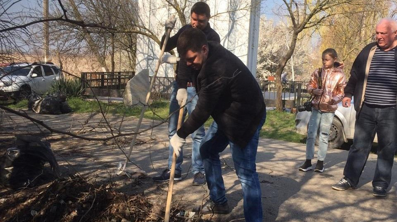 Субботник в лотосах