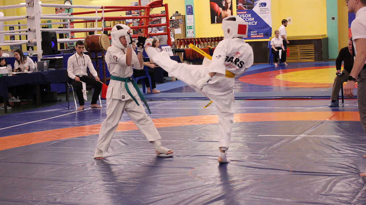 50 комплектов наград разыграли в Краснодаре на открытых городских спортивно-патриотических соревнованиях по киокусинкай