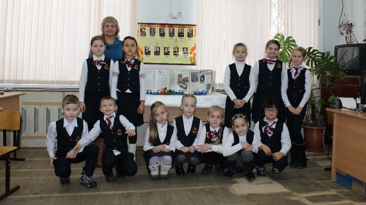 Школьники Центрального округа побывали на мероприятии «Город помнит своих героев»