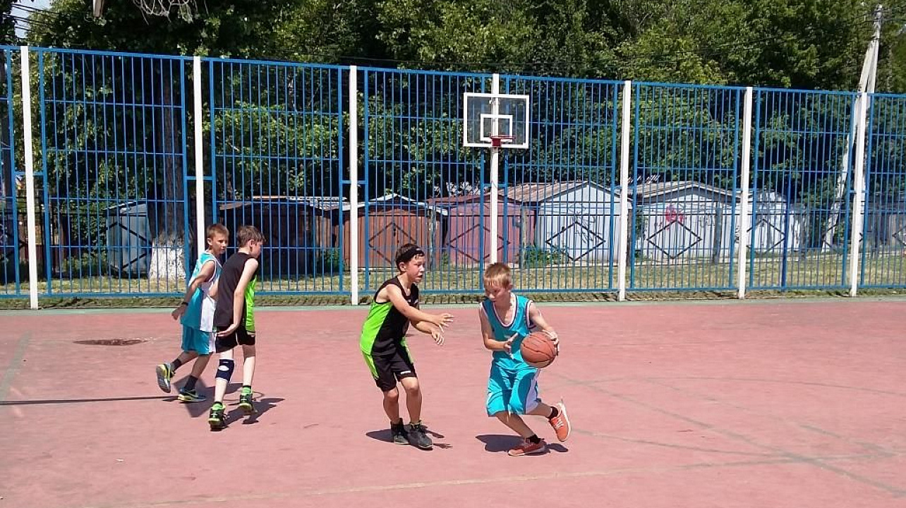 Учащиеся лицея №64 первенствовали в турнире по уличному баскетболу