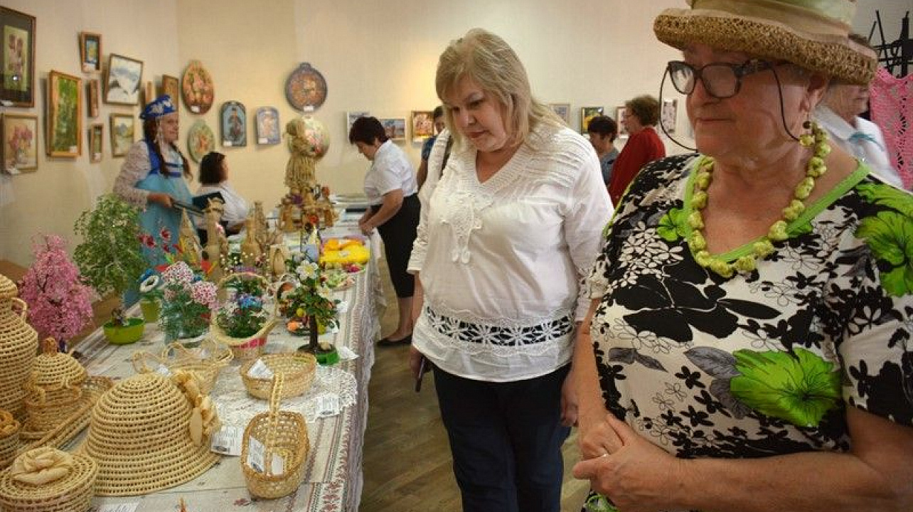 «Союз пенсионеров России представил выставку «Мир наших увлечений».jpg