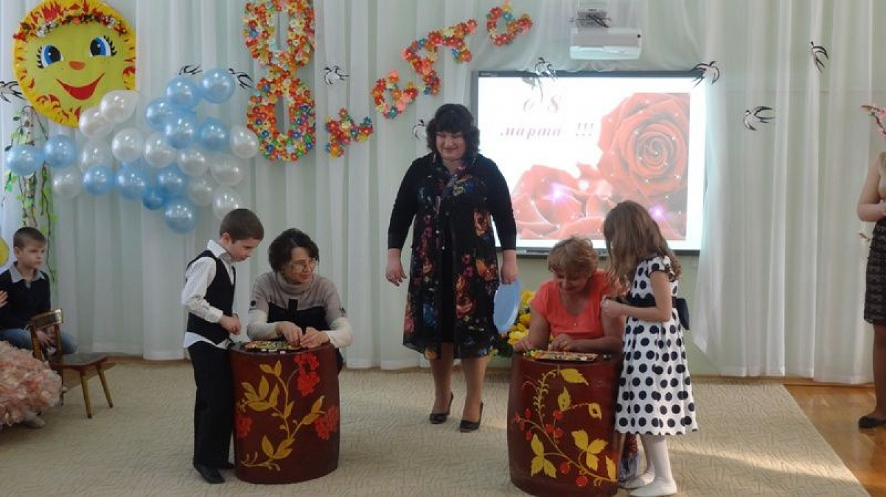 В детских садах Центрального округа прошли праздничные мероприятия, посвященные Международному женскому дню