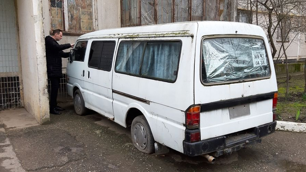 В Западном округе прошел рейд по выявлению брошенного автотранспорта