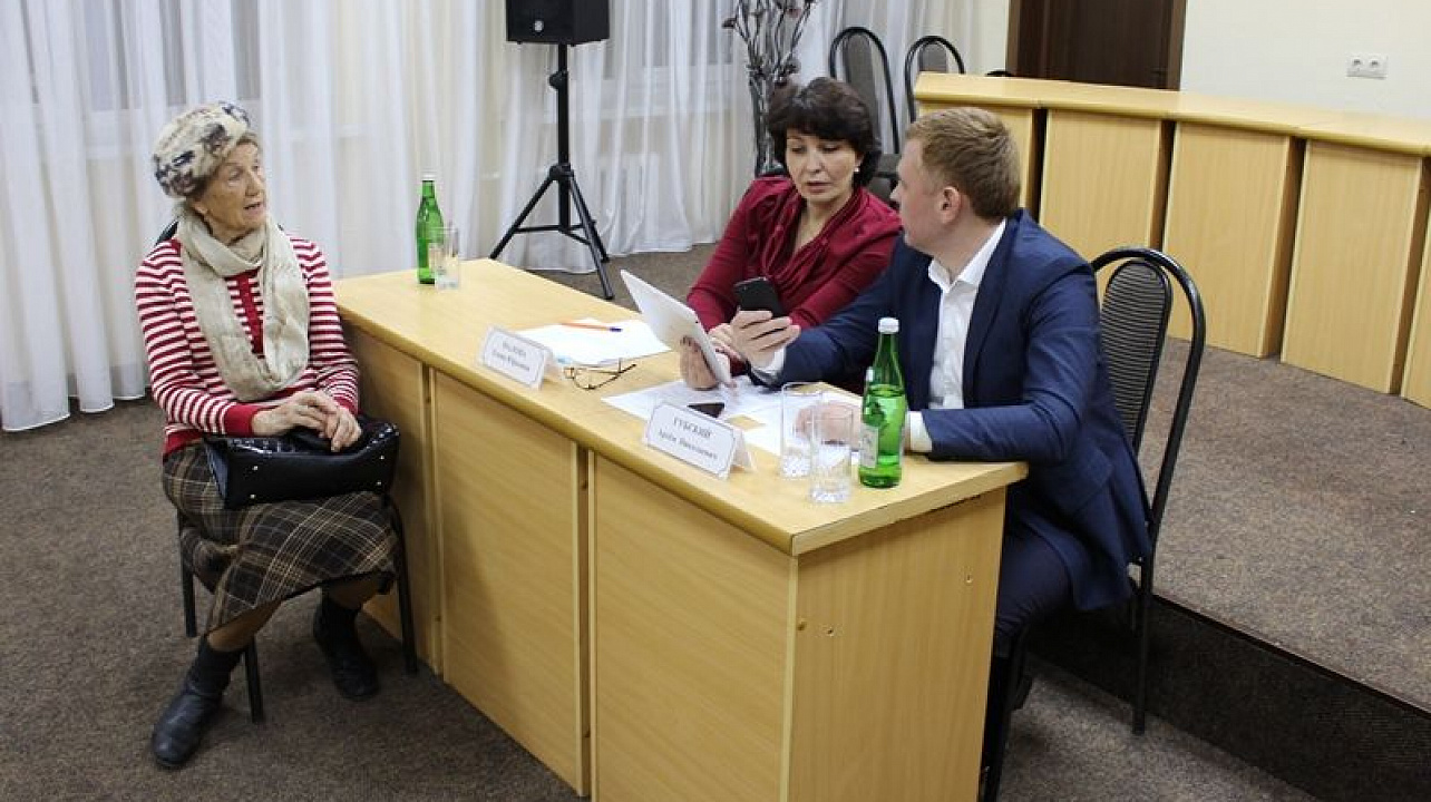 Глава Центрального округа Краснодара Елена Малова обсудила вопросы благоустройства с председателями органов ТОС