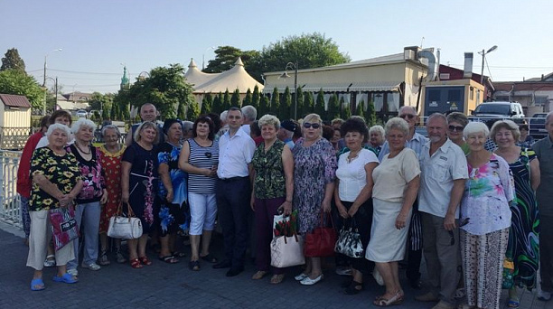 Общественники Центрального округа совершили экскурсионную поездку на теплоходе