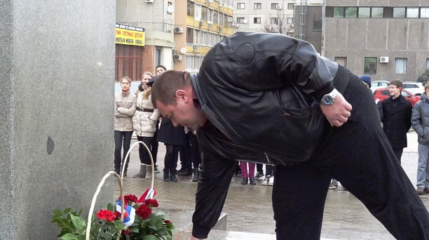 Ансамбль школы №95 стал лауреатом патриотического конкурса с песней «Зажгите свечи»