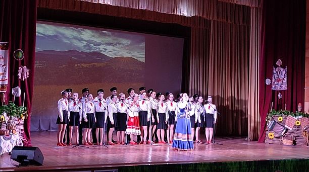 Концерт казачьей песни прошёл в п. Лорис