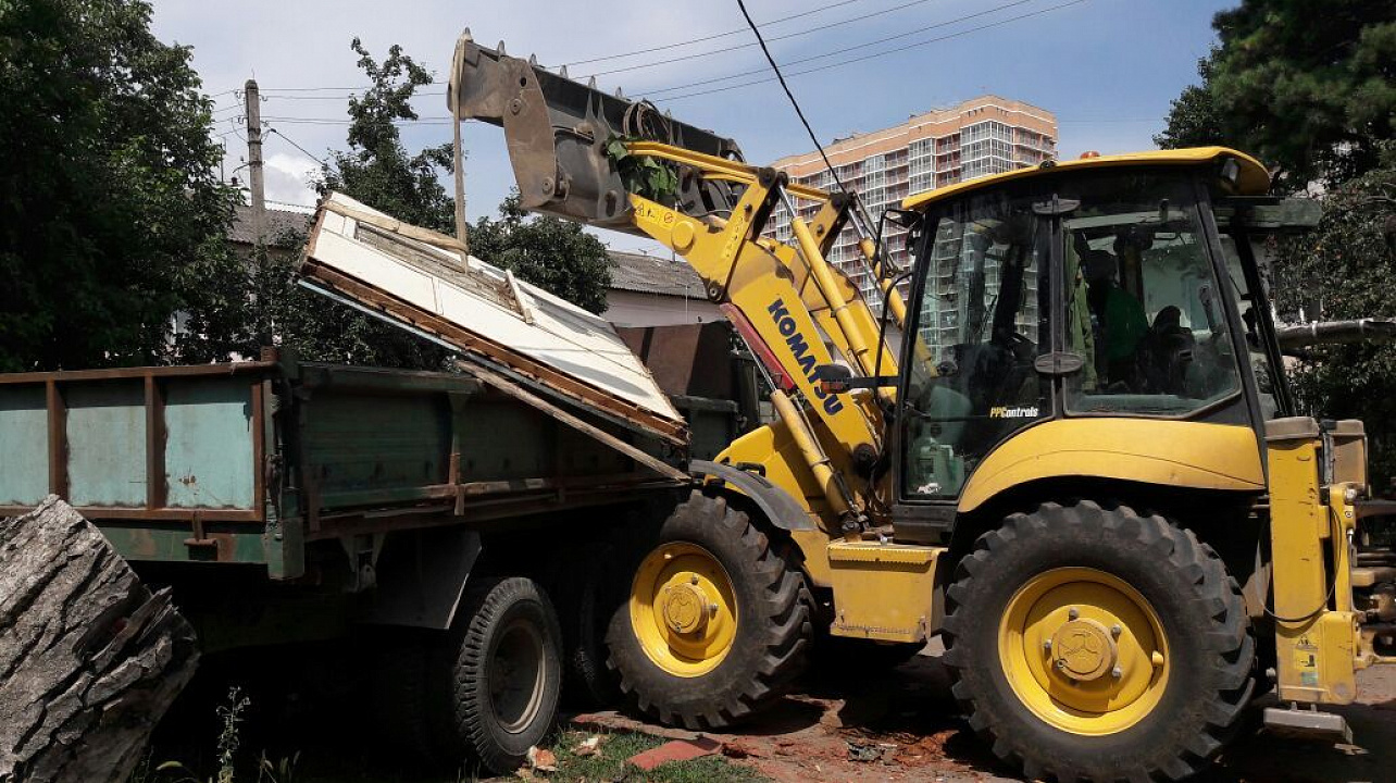 снос ветхого строения ул. Стахановская,8/1