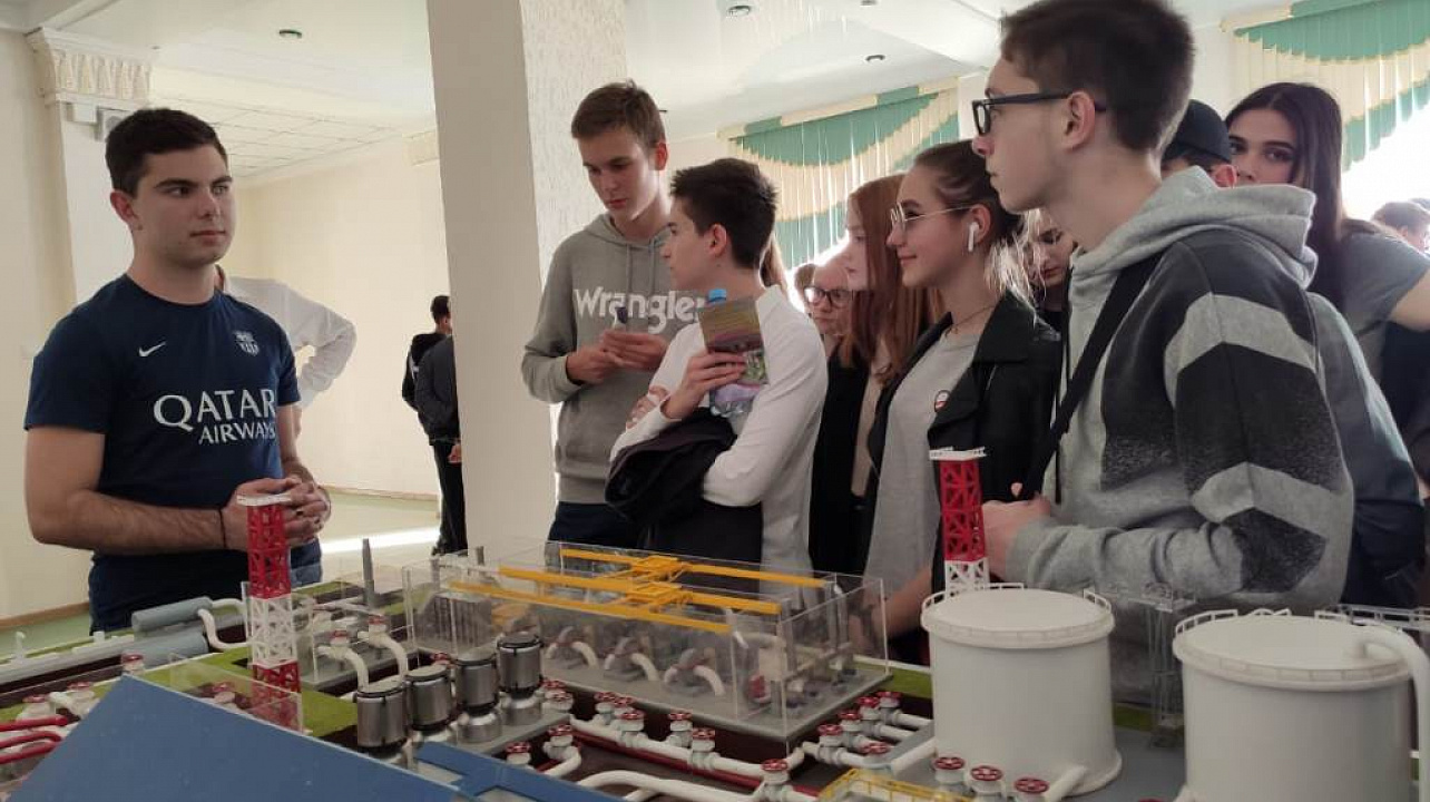 Школьники Западного округа побывали на Региональном чемпионате «Молодые профессионалы»