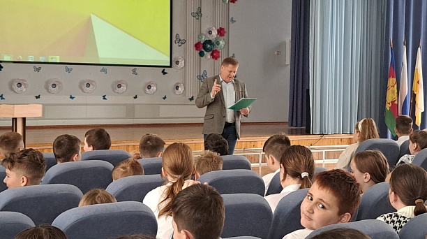 Школьникам рассказали о мерах пожарной безопасности в летний пожароопасный период 